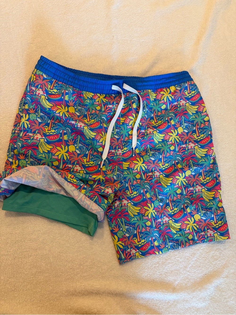 chubbies Blue Tropical Banana Boys Swim Trunks XL
